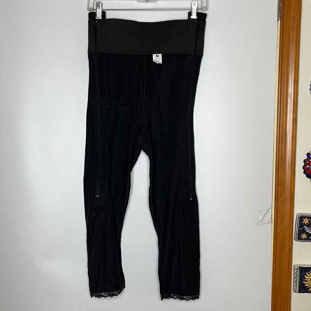 Sculptures Below the Knee Girdle  - Post Op Compression Wear SIZE: LARGE